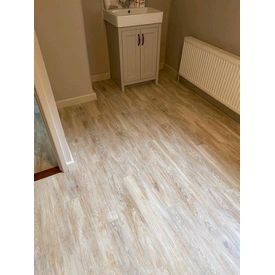 light wood effect lvt