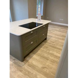 light oak effect flooring kitchen