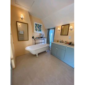 Cosmopolitan Twist light bathroom carpet