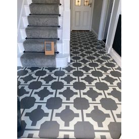 Harvey Maria LVT hallway, grey stair runner