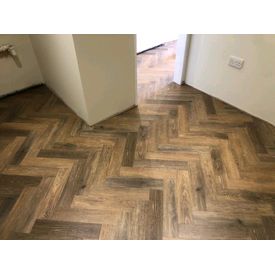 Amtico Spacia Noble Oak parquet herringbone